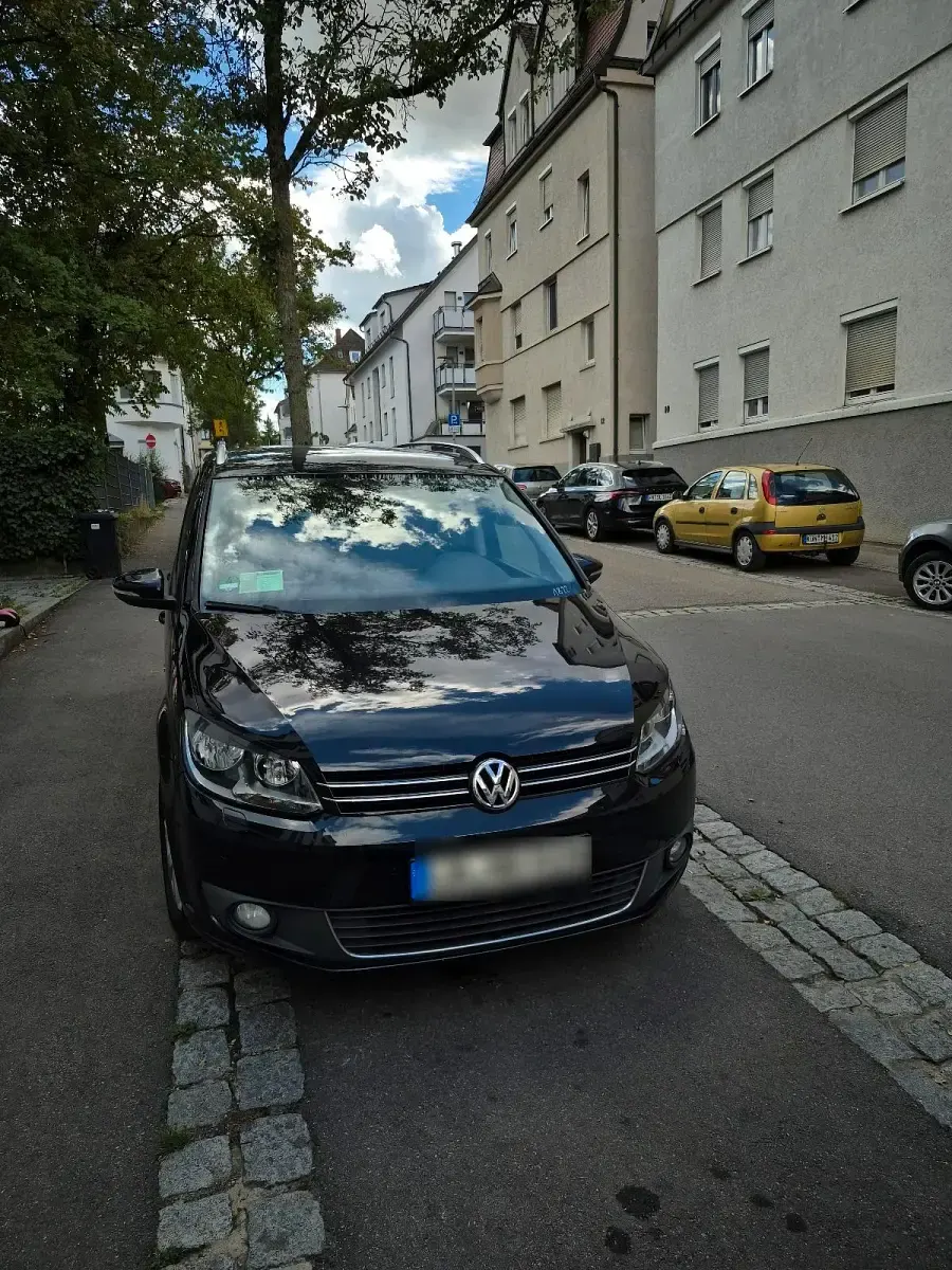 Gebraucht VW Touran 105 PS (77 kW) 2015 Schwarz Van / Kleinbus