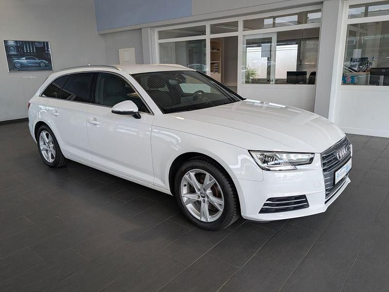 Weiß Gebraucht 2018 Audi A4 Sport Kombi | 15.950 € (Etwas zu teuer) - Bild 1/4