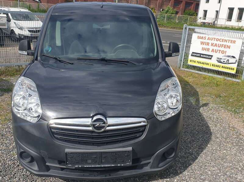 Schwarz Gebraucht 2012 Opel Combo Edition Van / Kleinbus | 7.999 € - Bild 1/4