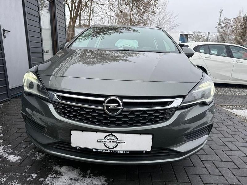 Gebraucht Opel Astra Edition 110 PS (80 kW) 2018 Grau Kombi