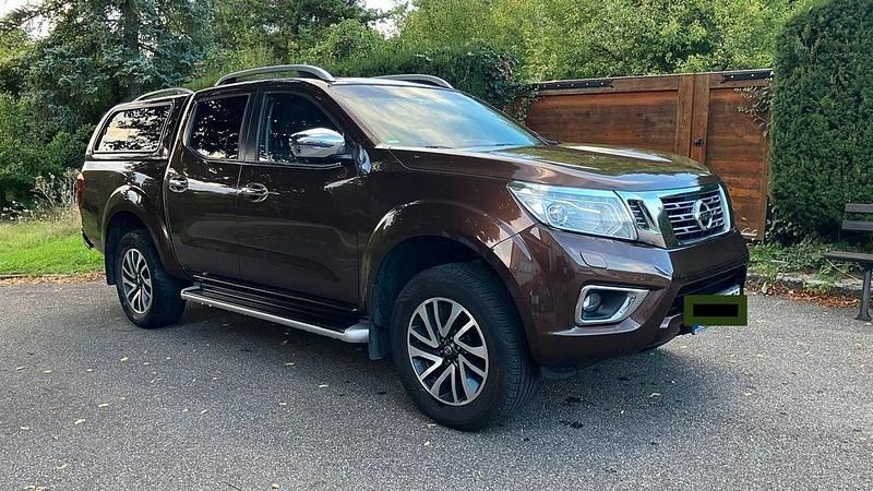 Braun Gebraucht 2017 Nissan Navara Abholung | 26.499 € (Fairer Preis) - Bild 1/4