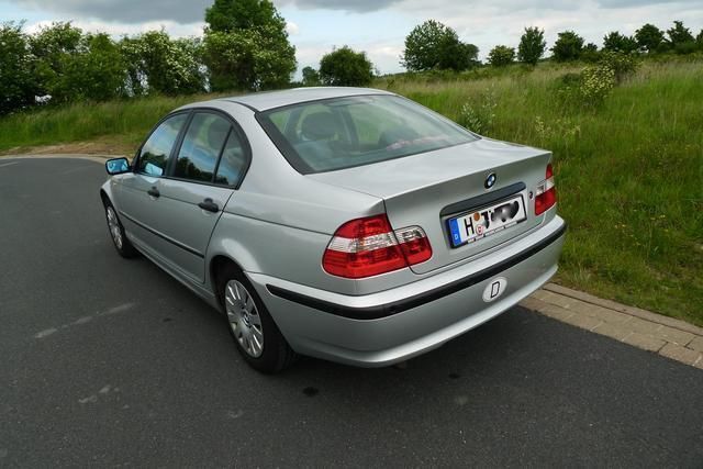Gebraucht BMW 318 114 PS (83 kW) 2002 Silber metallic Limousine