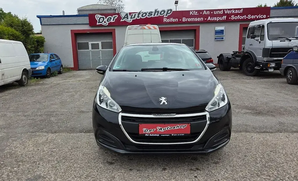 Gebraucht Peugeot 208 Active 82 PS (60 kW) 2016 Schwarz Kleinwagen