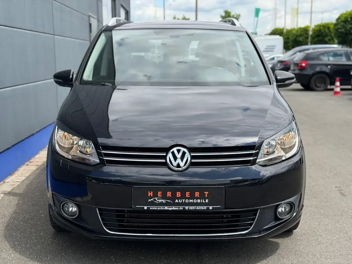Gebraucht VW Touran Highline 140 PS (102 kW) 2011 Schwarz Van / Kleinbus