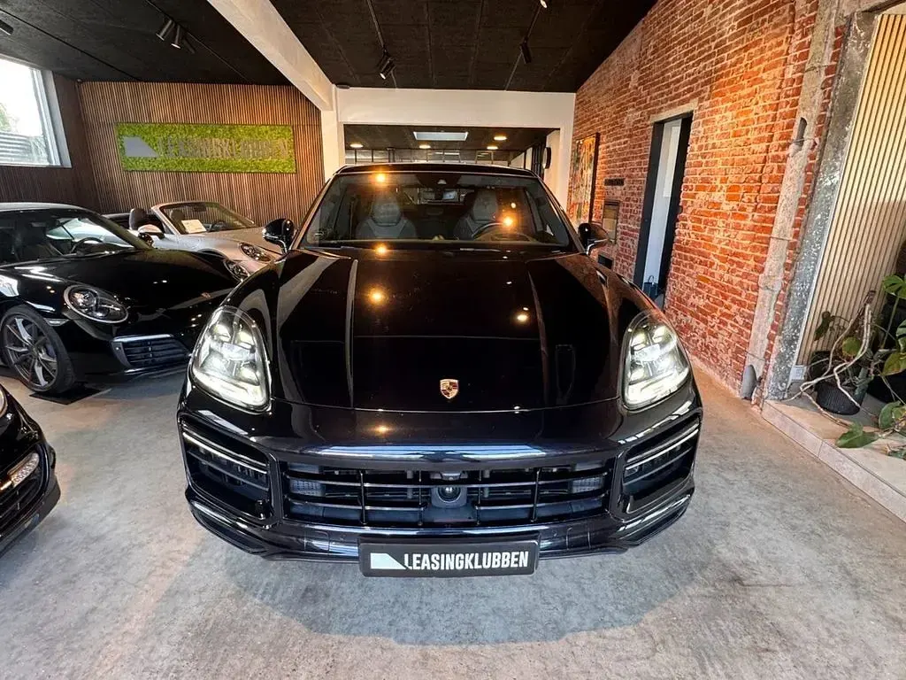 Gebraucht Porsche Cayenne Turbo Coupe 549 PS (403 kW) 2020 Schwarz SUV