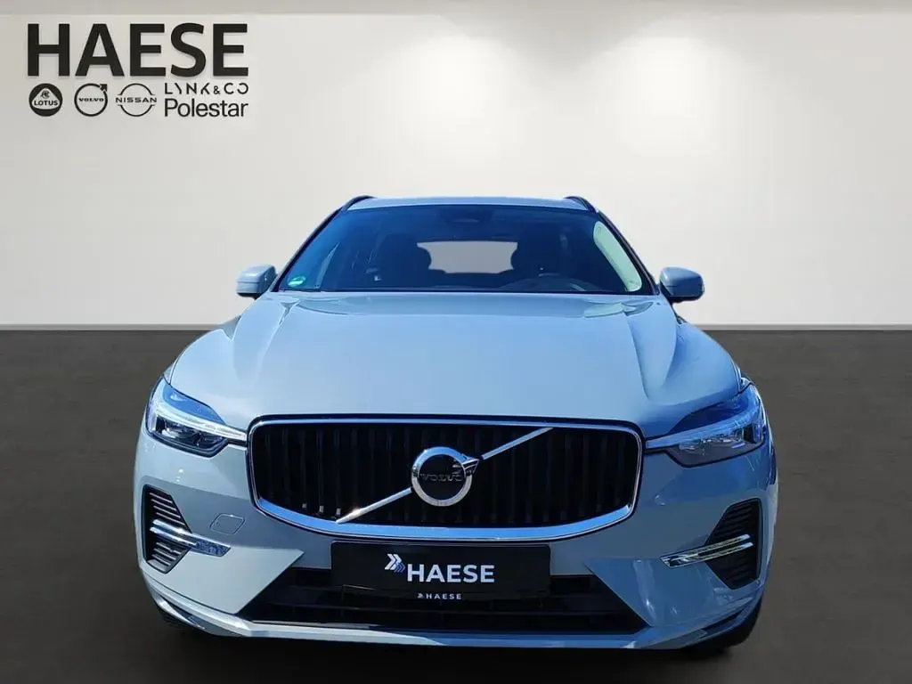 Gebraucht Volvo XC60 Core 197 PS (144 kW) 2023 Vapour grey / metallic SUV