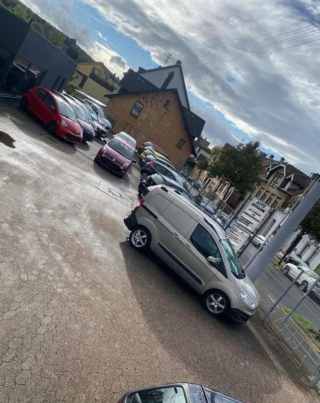 Blau Gebraucht 2011 Ford Fiesta Kleinwagen | 4.650 € (Etwas zu teuer) - Bild 1/2