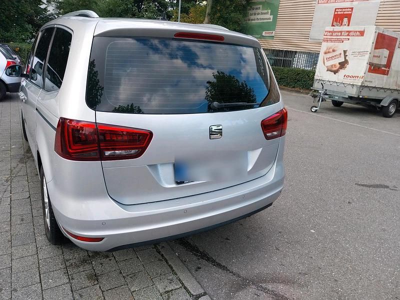 Silber Gebraucht 2016 Seat Alhambra Van / Kleinbus | 16.000 € (Guter Preis) - Bild 1/4