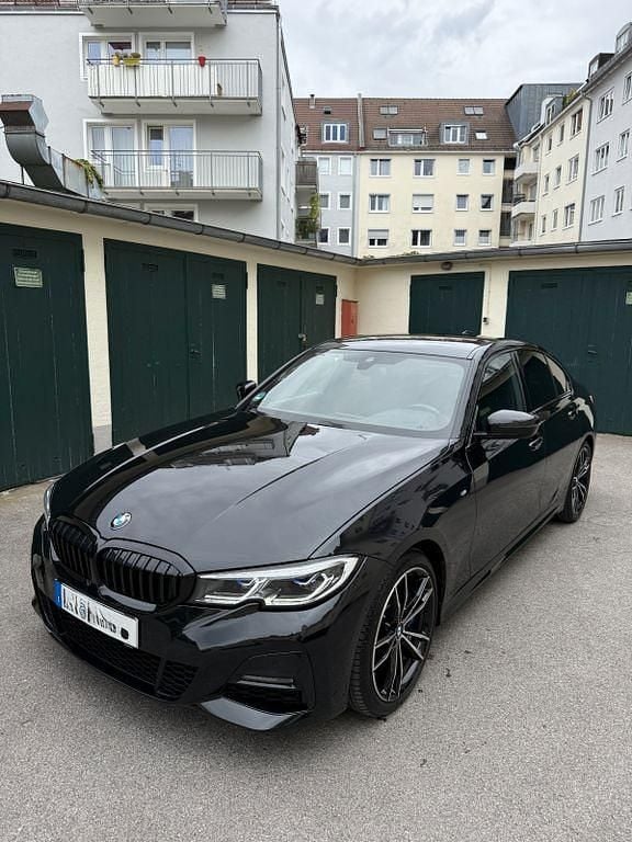 Schwarz Gebraucht 2022 BMW 320 M Sport Limousine | 32.500 € (Guter Preis) - Bild 1/4