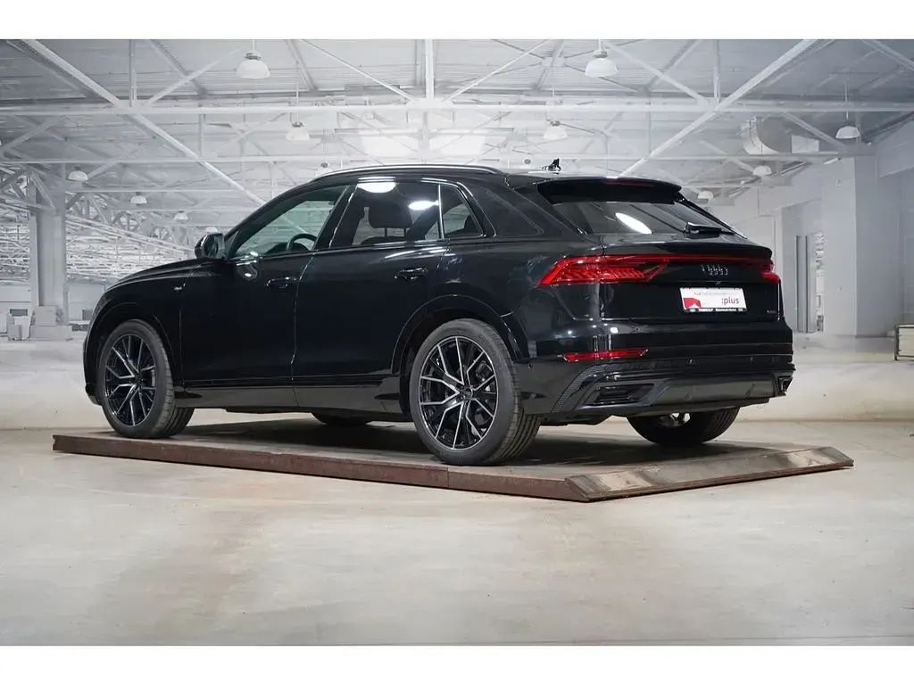 Gebraucht Audi Q8 S-Line 286 PS (210 kW) 2023 Mythosschwarz metallic SUV