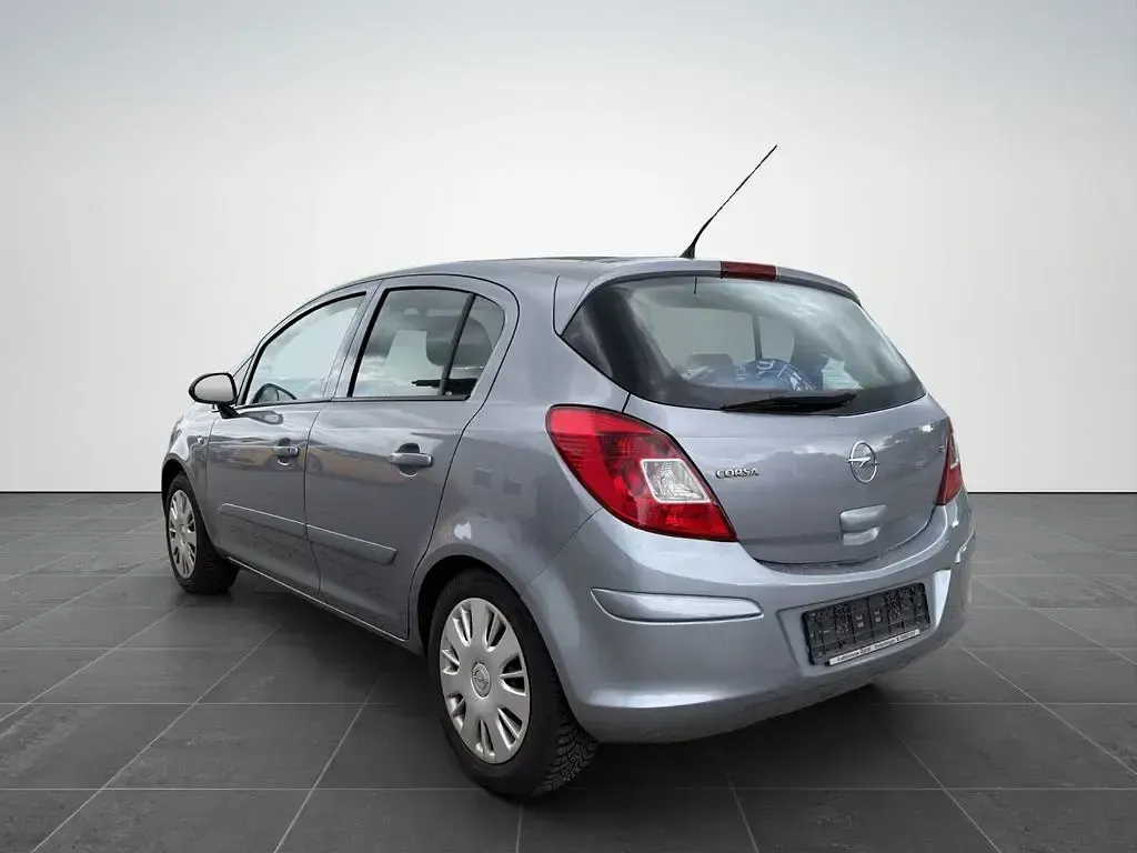 Używany Opel Corsa 80 KM (58 kW) 2007 Srebrny Hatchback