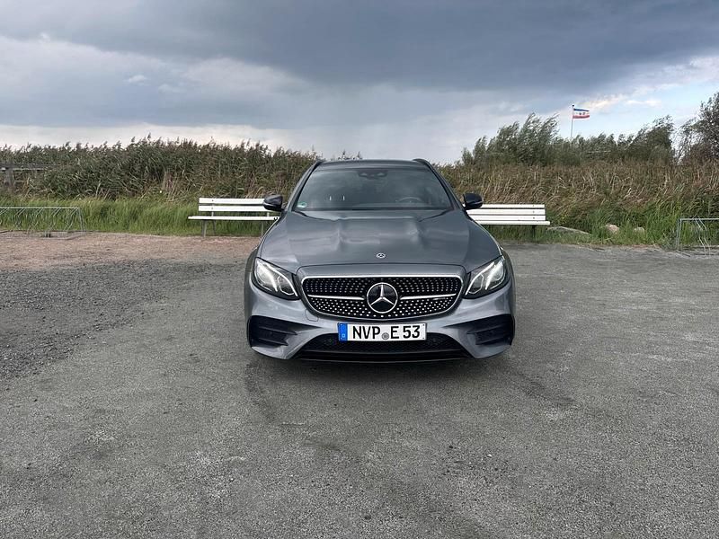 Grau Gebraucht 2018 Mercedes E53 AMG AMG Kombi | 35.999 € (Teuer) - Bild 1/4