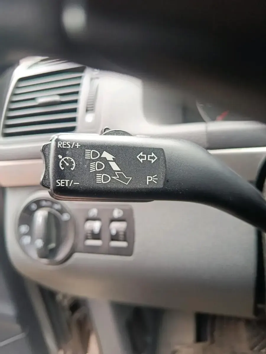 Gebraucht VW Touran 140 PS (102 kW) 2008 Grau Van / Kleinbus