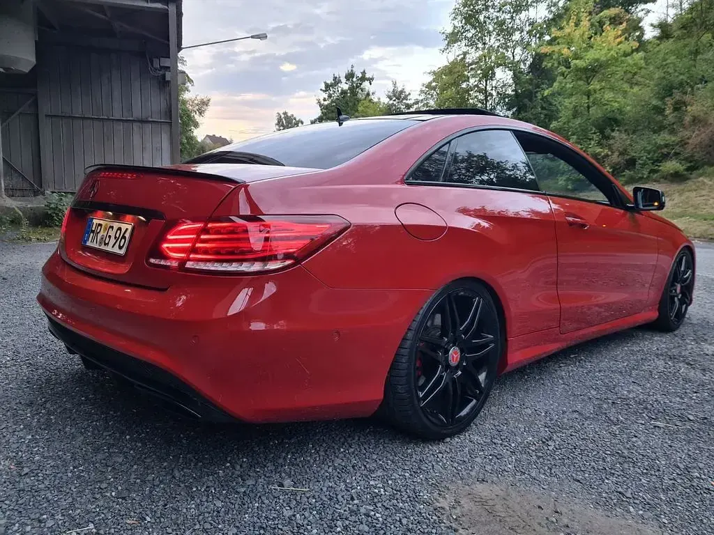 Gebraucht Mercedes E500 AMG 408 PS (300 kW) 2013 Rot Coupé