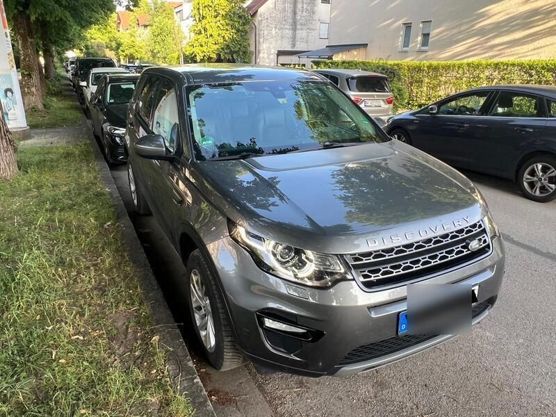 Grau Gebraucht 2017 Land Rover Discovery Sport SUV | 14.800 € (Fairer Preis) - Bild 1/4