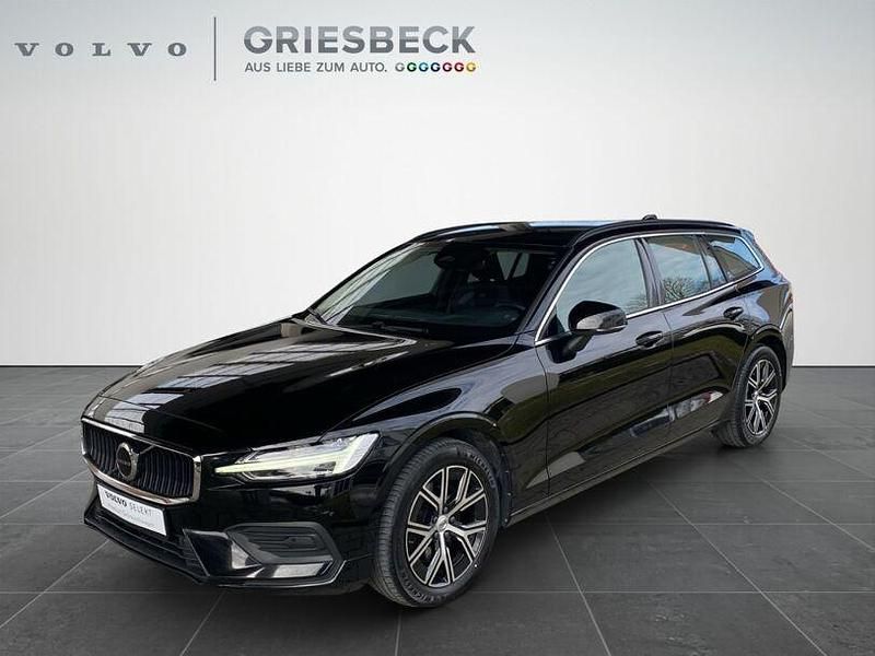 Gebraucht Volvo V60 Core 197 PS (144 kW) 2022 Black solid stone / solid Kombi