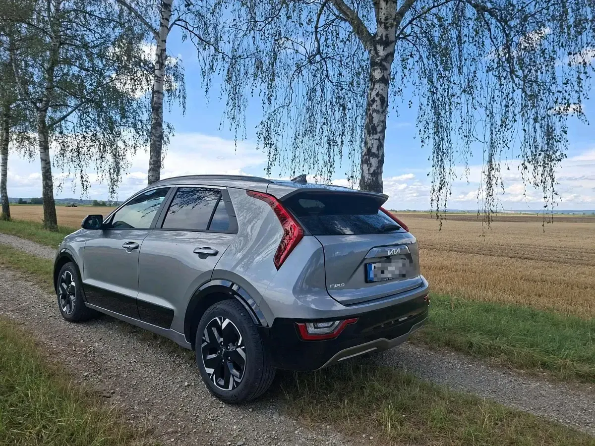 Gebraucht Kia Niro 150 kW (204 PS) 2023 Silber SUV