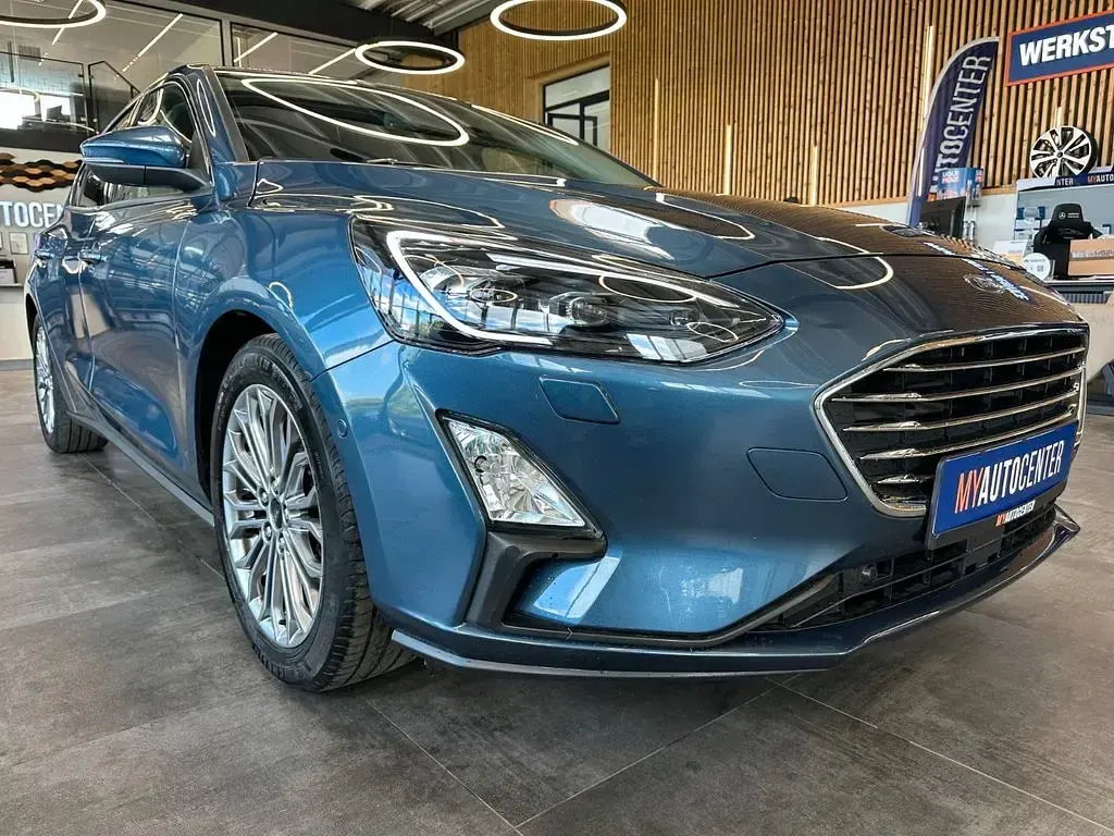 Gebraucht Ford Focus Titanium 125 PS (91 kW) 2018 Blau Limousine