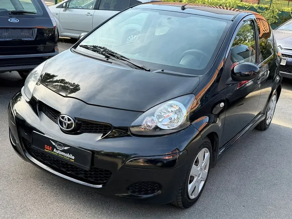 Gebraucht Toyota Aygo Edition 68 PS (50 kW) 2011 Schwarz Kleinwagen