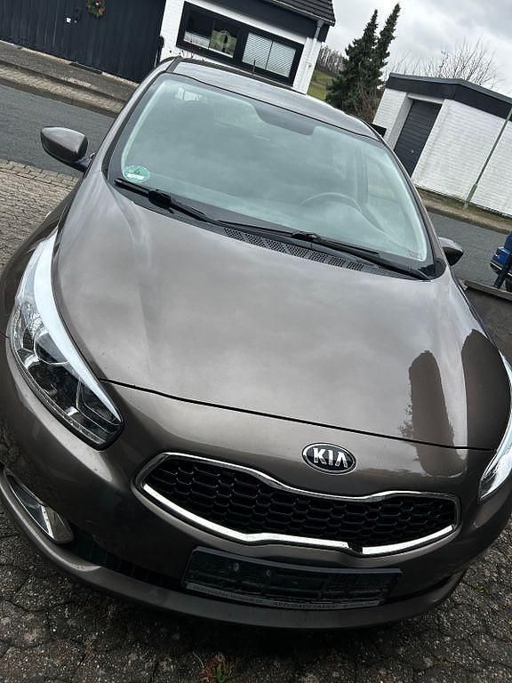 Gebraucht Kia ProCeed Spirit 128 PS (94 kW) 2014 Braun Limousine