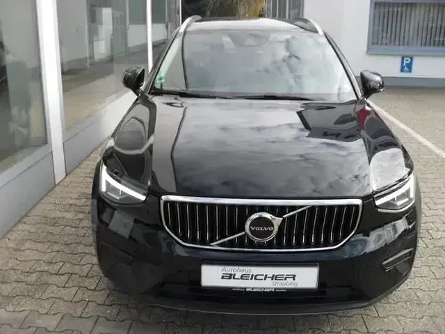 Gebraucht Volvo XC40 211 PS (155 kW) 2022 Onyx black / metallic SUV
