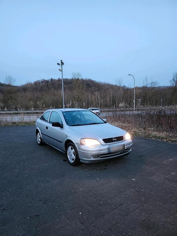 Gebraucht Opel Astra 115 PS (84 kW) 1998 Limousine