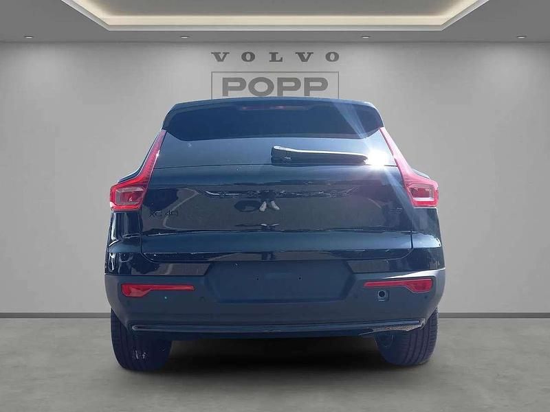 Neu Volvo XC40 Plus 163 PS (119 kW) 2026 Onyx black SUV