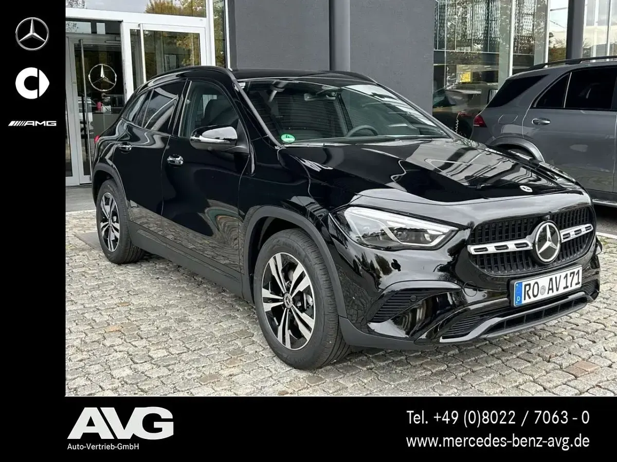 Gebraucht Mercedes GLA200 Progressive 163 PS (119 kW) 2025 Unilack nachtschwarz SUV