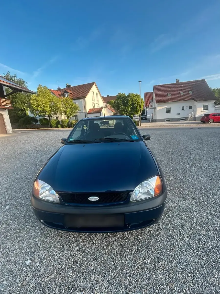 Gebraucht Ford Fiesta 68 PS (50 kW) 2001 Blau Kleinwagen