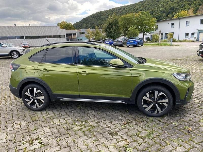 Neu VW Taigo Life 116 PS (85 kW) 2025 Visual green metallic SUV