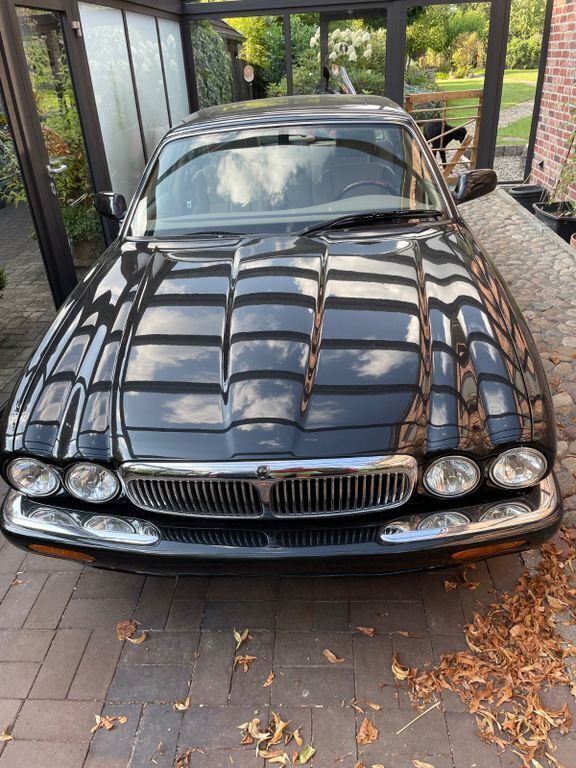 Schwarz Gebraucht 2002 Jaguar XJ8 Limousine | 19.999 € (Guter Preis) - Bild 1/4