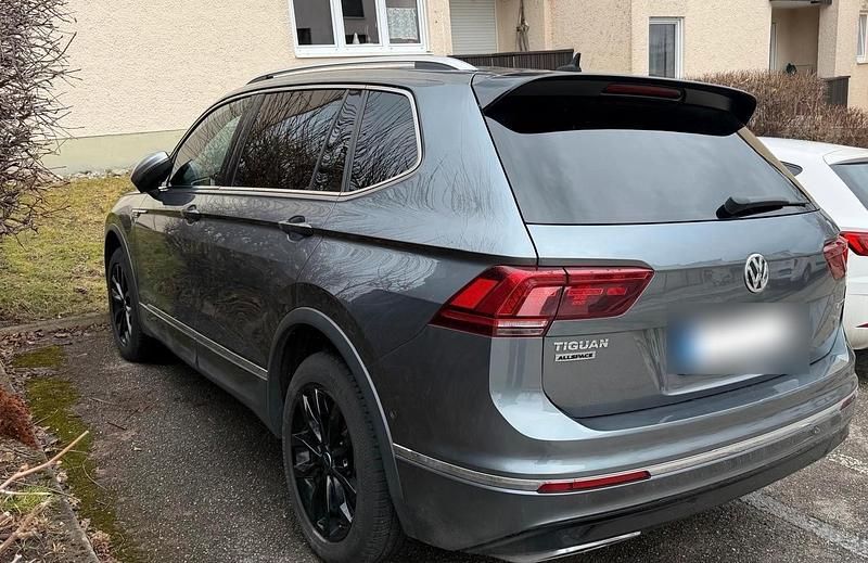 Gebraucht VW Tiguan Allspace 190 PS (139 kW) 2020 Grau SUV