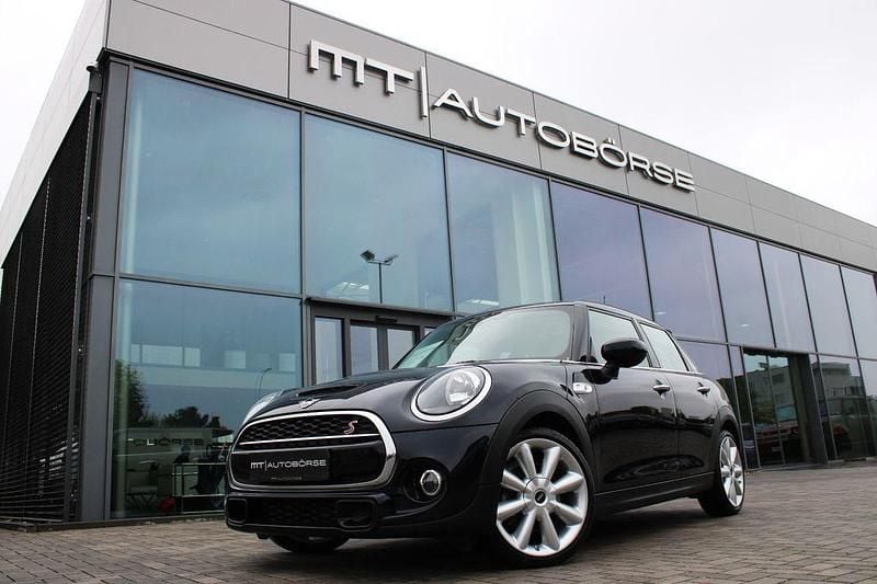 Enigmatic black metallic Gebraucht 2019 Mini Cooper S Kleinwagen | 18.800 € (Etwas zu teuer) - Bild 1/4