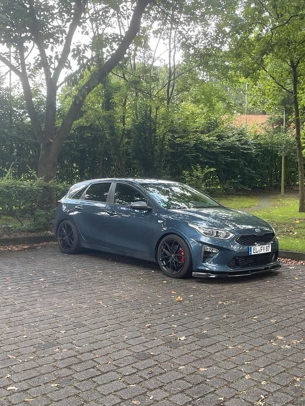 Blau Gebraucht 2019 Kia Ceed GT GT-Line Coupé | 13.000 € - Bild 1/4