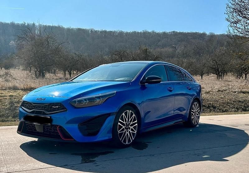 Blau Gebraucht 2022 Kia ProCeed GT Kleinwagen | 25.000 € (Fairer Preis) - Bild 1/4