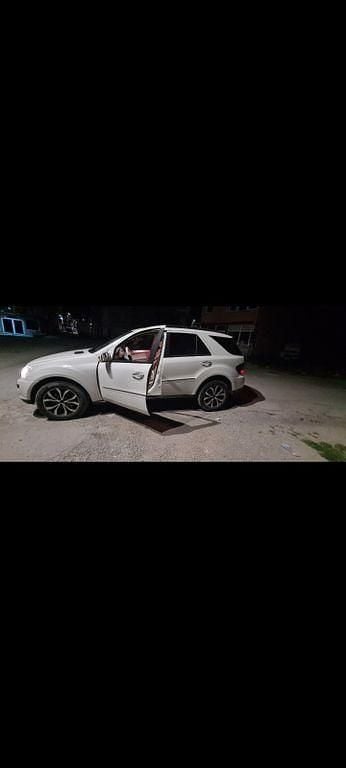 Gebraucht Mercedes ML320 224 PS (164 kW) 2009 Weiß SUV