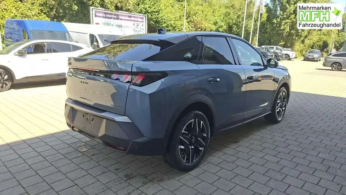 Neu Peugeot 3008 Allure 145 PS (106 kW) 2026 Ingaro blau metallic SUV
