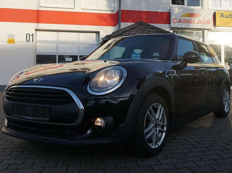Gebraucht Mini One Clubman 102 PS (75 kW) 2017 Midnight black metallic Kombi