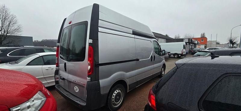 Gebraucht Opel Vivaro 114 PS (83 kW) 2007 Silber Van / Kleinbus