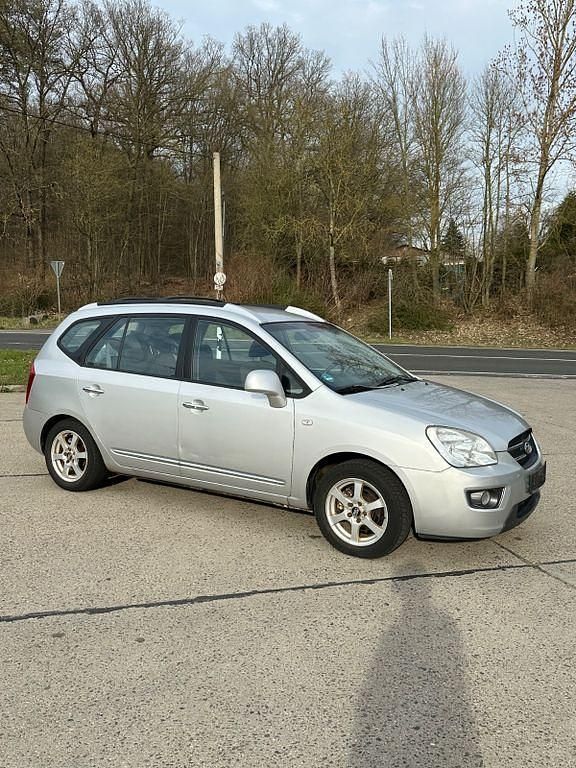 Gebraucht Kia Carens EX 144 PS (105 kW) 2008 Silber Van / Kleinbus