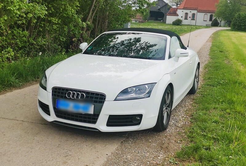 Weiß Gebraucht 2008 Audi TT Roadster Design Cabrio | 9.300 € (Fairer Preis) - Bild 1/4