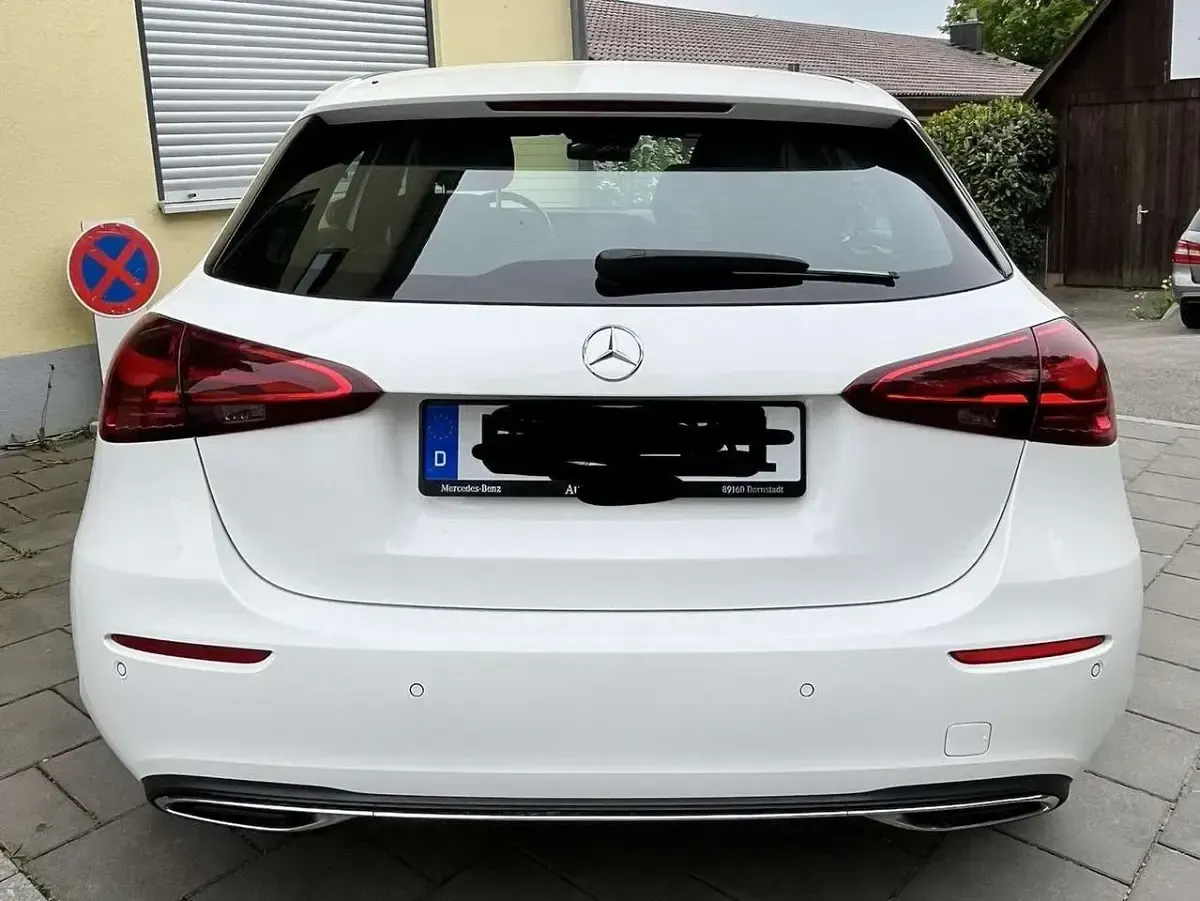 Gebraucht Mercedes A200 Advanced 163 PS (119 kW) 2023 Weiß Limousine