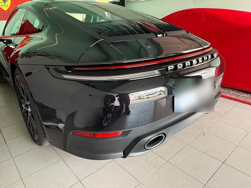Gebraucht Porsche 992 394 PS (289 kW) 2025 Schwarz Coupé