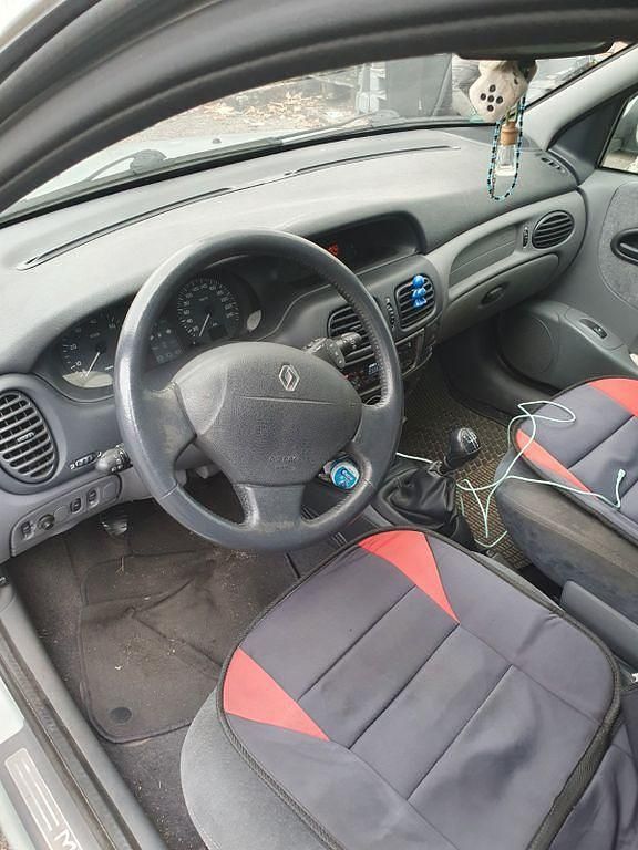 Gebraucht Renault Mégane II Expression 107 PS (78 kW) 2002 Silber Limousine