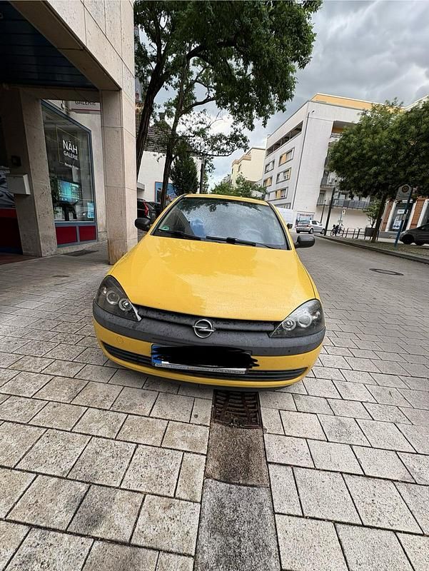 Gelb Gebraucht 2001 Opel Corsa Kleinwagen | 1.000 € - Bild 1/4