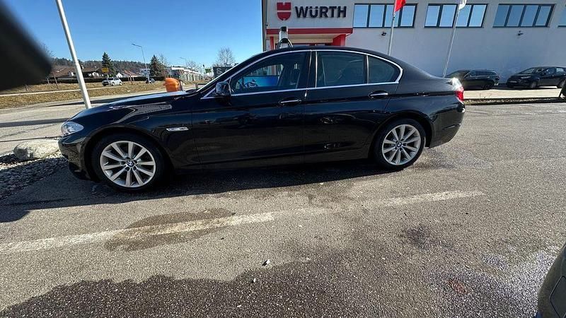 Gebraucht BMW 520 184 PS (135 kW) 2013 Schwarz Limousine