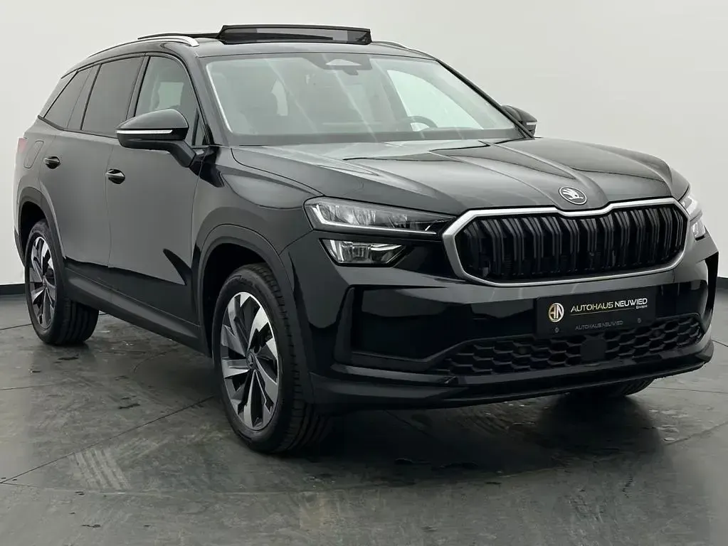 Neu Skoda Kodiaq 150 PS (110 kW) 2026 Black magic perleffekt SUV