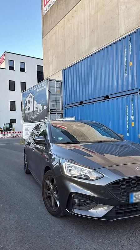 Gebraucht Ford Focus ST-Line 125 PS (91 kW) 2020 Grau Kleinwagen