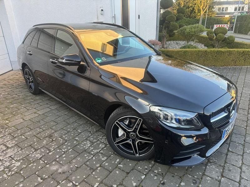 Gebraucht Mercedes C300e Night 306 PS (225 kW) 2020 Schwarz Limousine