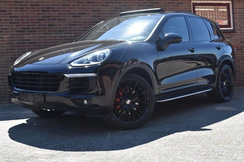 Schwarz Gebraucht 2017 Porsche Cayenne Platinum Edition SUV | 34.949 € - Bild 1/4